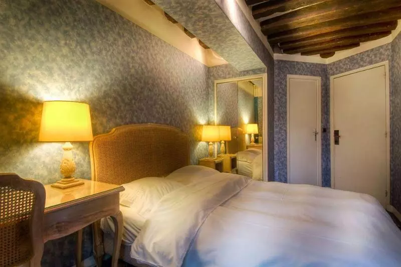 ホテル Baudelaire Opera