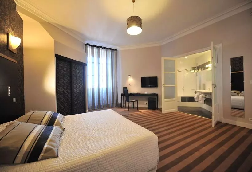 בית מלון כפרי Hôtel Continental Pau Centre