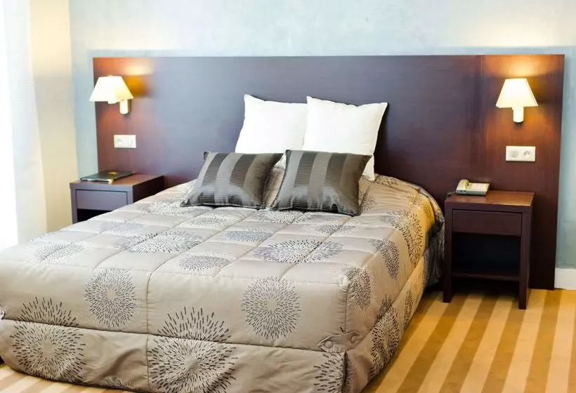 בית מלון כפרי Hôtel Continental Pau Centre