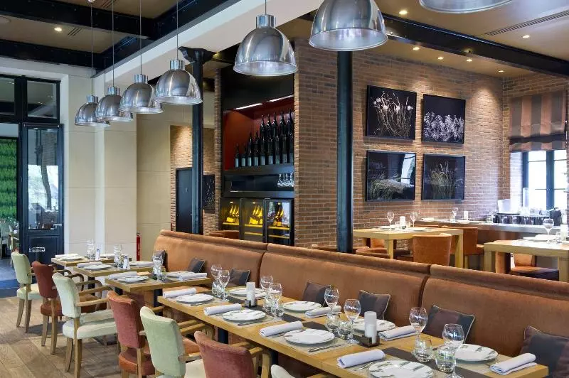 هتل Domaine Les Crayeres