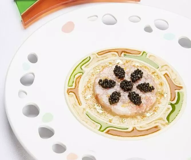 هتل Domaine Les Crayeres