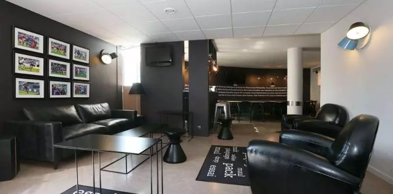 فندق Pomo Hôtel & Restaurant