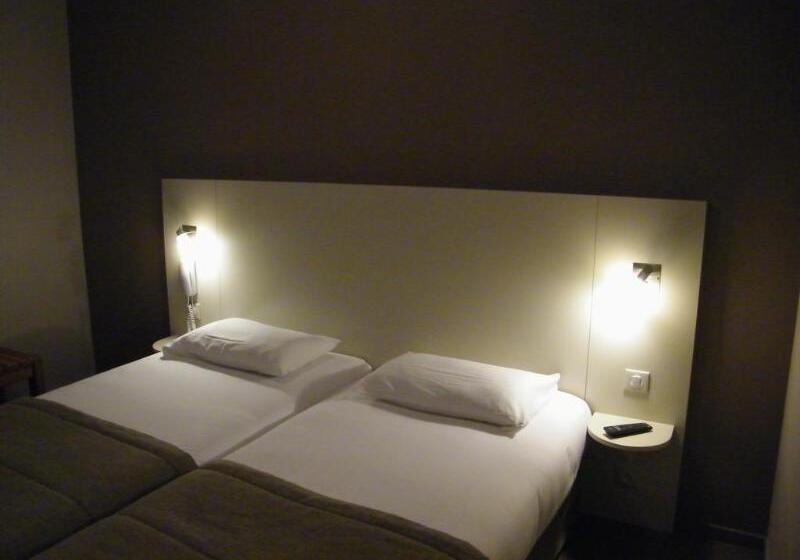 Brit Hotel L Arrivée Guingamp