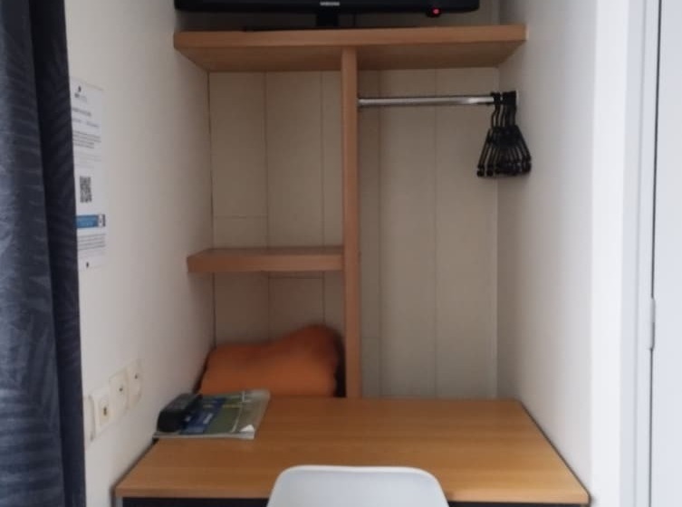 Brit Hotel L Arrivée Guingamp