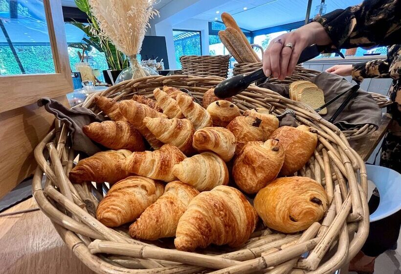 فندق Campanile St Etienne Centre   Villars La Terrasse