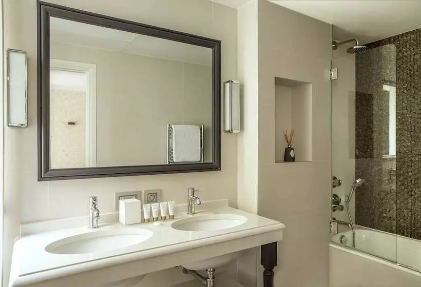 ホテル Hôtel Des Saints Pères   Esprit De France