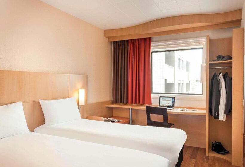 هتل Ibis Paris La Défense Esplanade