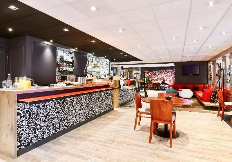 בית מלון כפרי Ibis Quimper