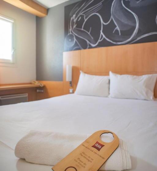 בית מלון כפרי Ibis Saintdie