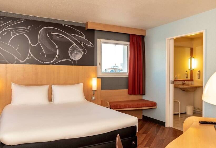 בית מלון כפרי Ibis Saintdie