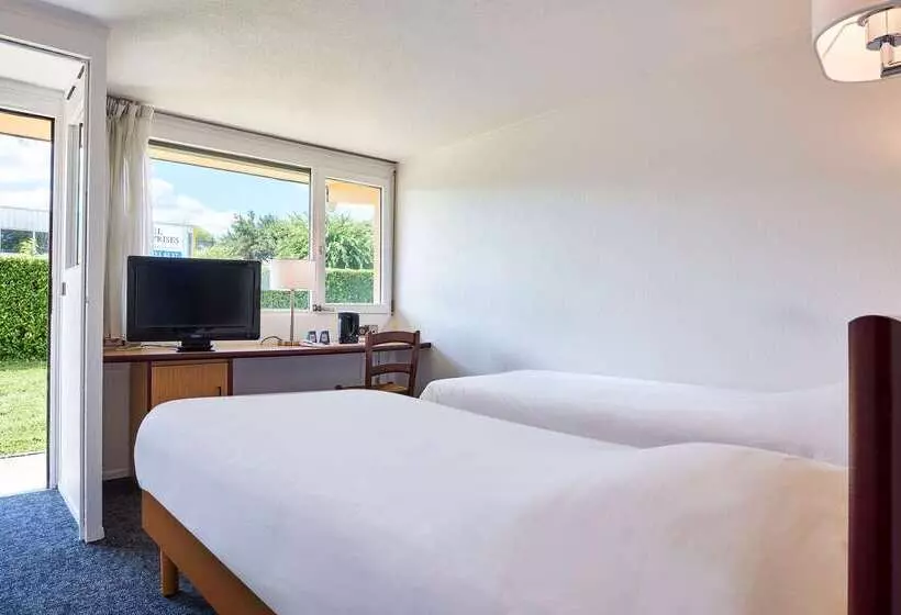 酒店 Kyriad Tarbes Bastillac