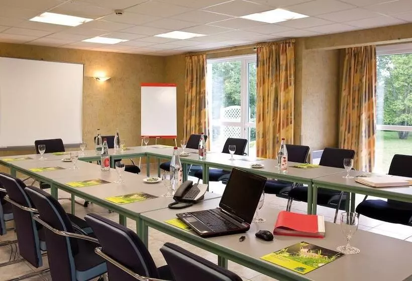 Отель Logis Hôtel Du Pont Neuf