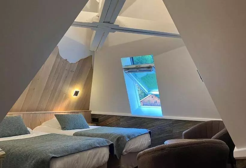 Отель Chateau De La Muzelle