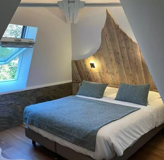 Отель Chateau De La Muzelle