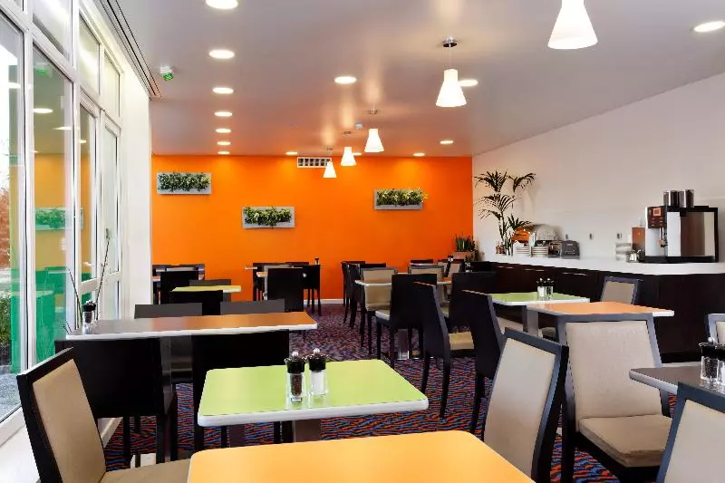 Hotelli Holiday Inn Express Strasbourg   Sud, An Ihg