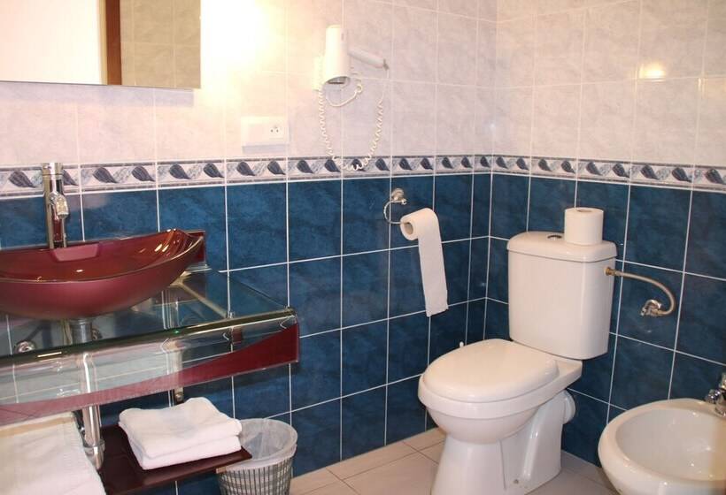 בית מלון כפרי Hôtel Lutetia