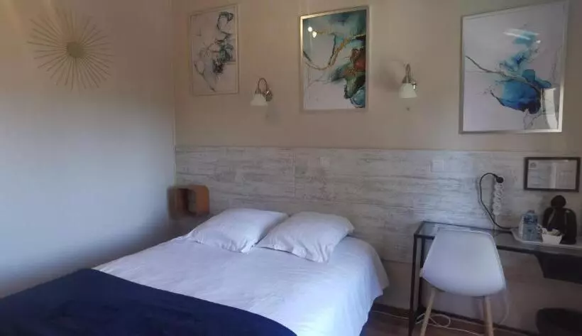 Hotel Le Mas Des Amandiers