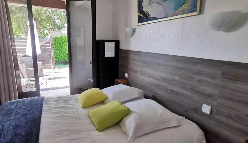 Hotel Le Mas Des Amandiers