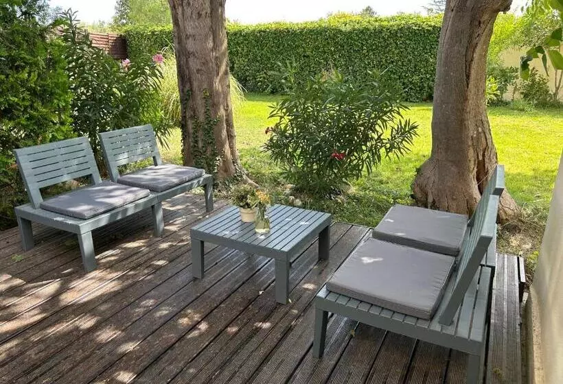 Hotel Le Mas Des Amandiers