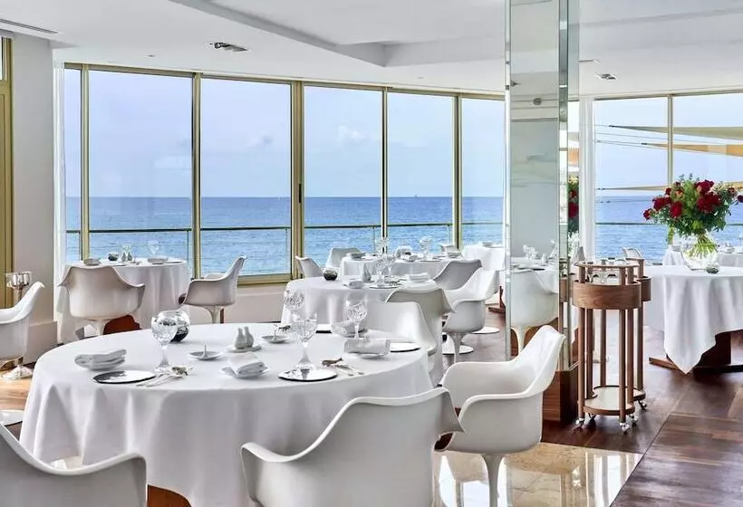 Отель Le Petit Nice Passedat