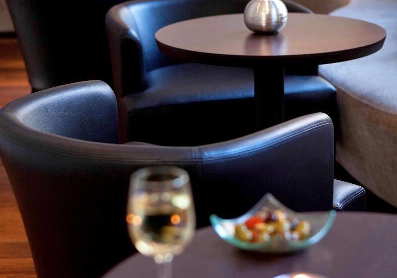 هتل Mercure Paris 15 Porte De Versailles