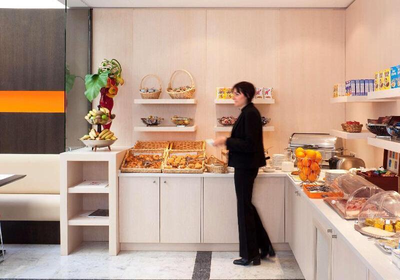 هتل Mercure Paris 15 Porte De Versailles