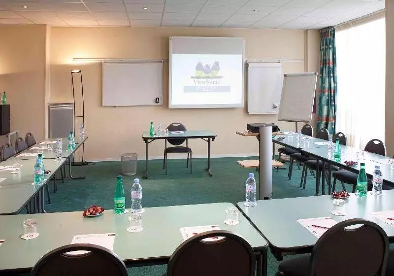 בית מלון כפרי Mercure Strasbourg Centre Gare