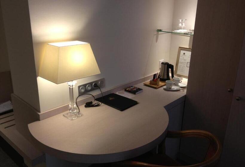 فندق Restaurant Le Dauphin Et Le Spa Du Prieuré