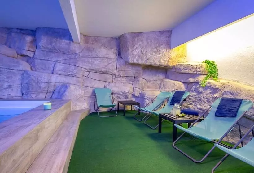 Hotel Sowell Residences New Chastillon