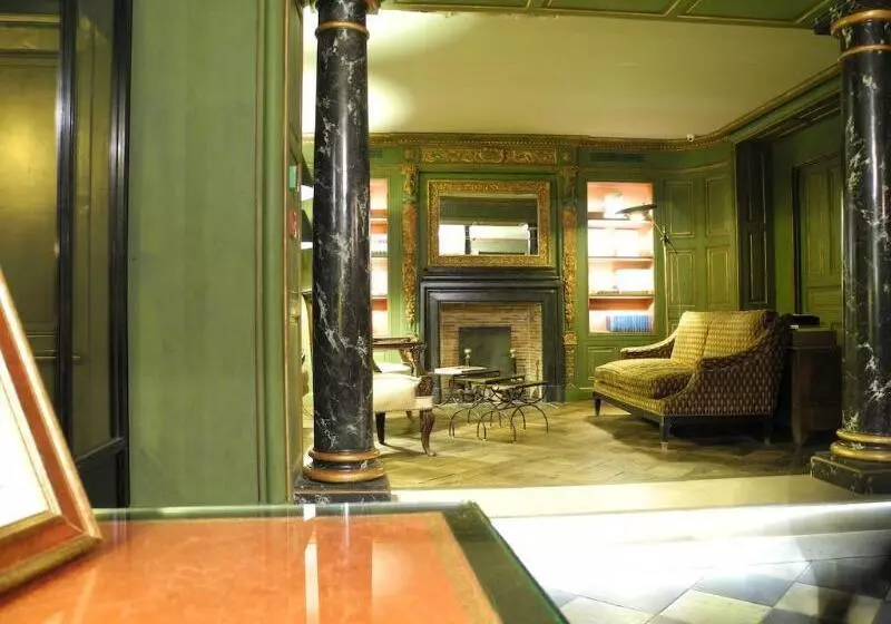 هتل Du Vieux Marais