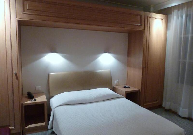 هتل Du Vieux Marais