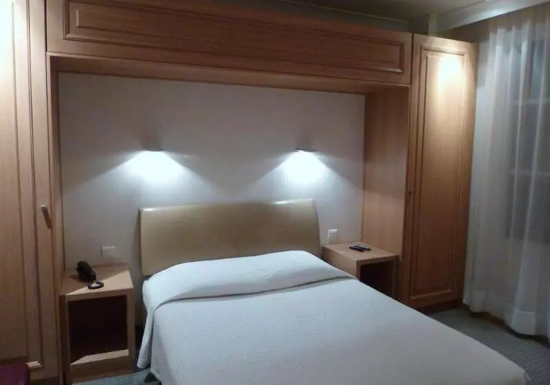 هتل Du Vieux Marais