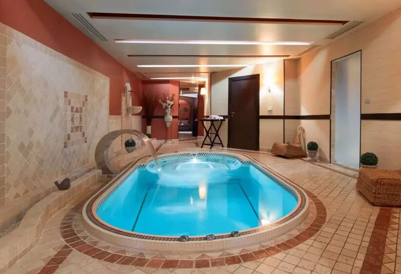 هتل Hôtel Europe And Spa