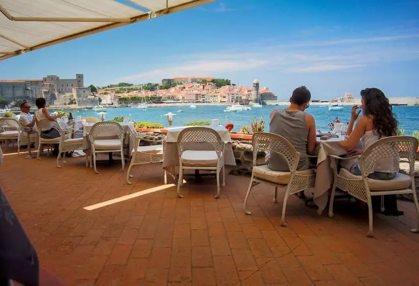 Отель Le Relais Des Trois Mas