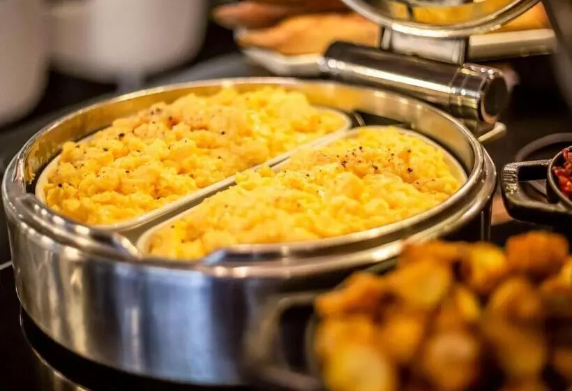 هتل Mercure Paris Alesia