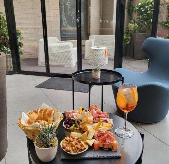 هتل Mercure Paris Alesia