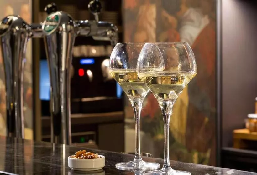 هتل Mercure Paris Alesia