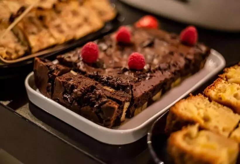 هتل Mercure Paris Alesia