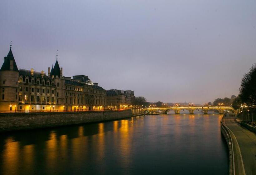 هتل Mercure Paris Alesia