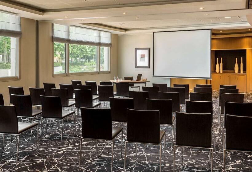 هتل Nest Paris La Défense   Mgallery