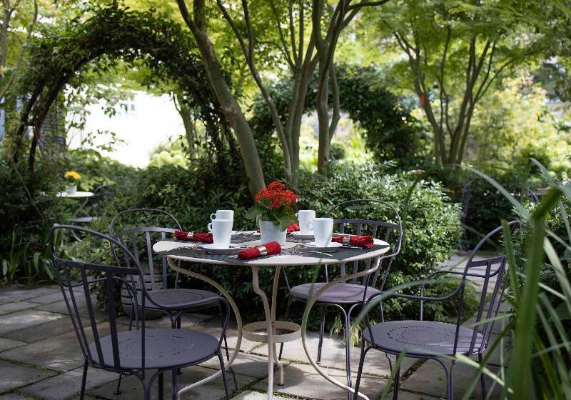 Regent S Garden Astotel