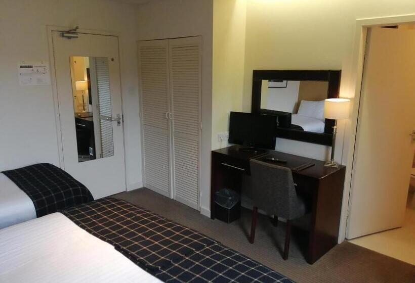 فندق Eight Acres