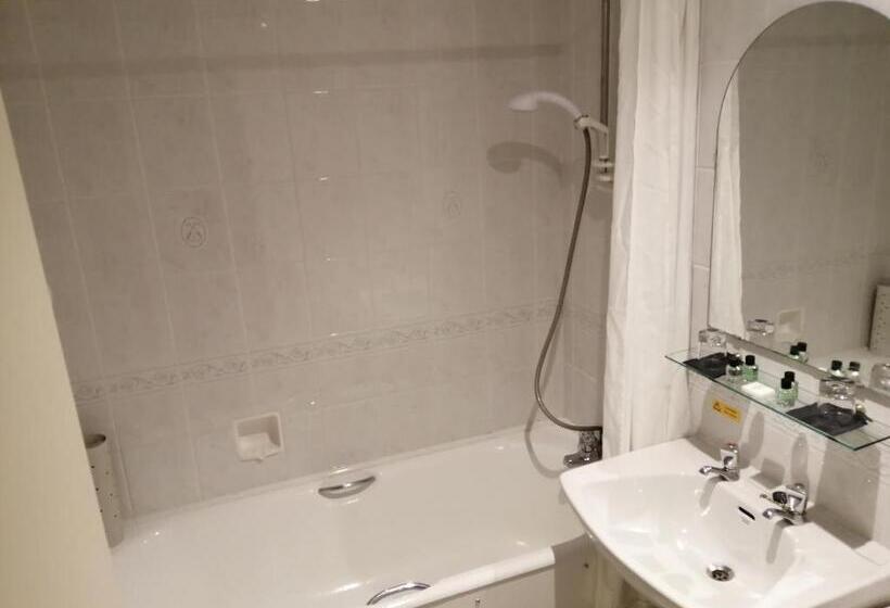 فندق Eight Acres