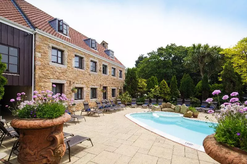 Отель Greenhills Country House