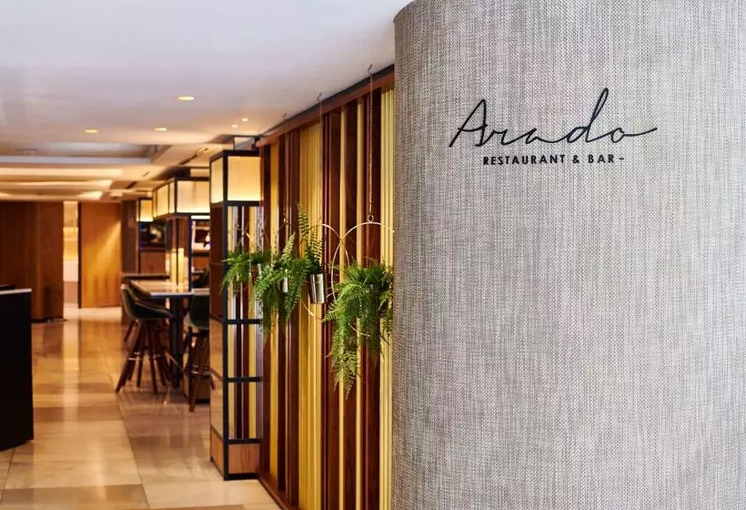 هتل Melia White House