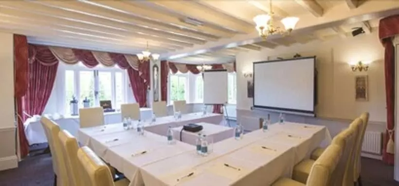 Отель Newtown House