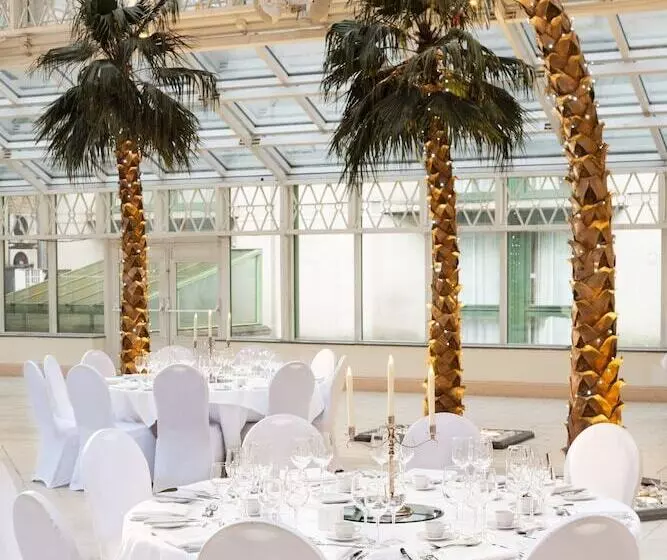 Millennium Hotel And Conference Centre Gloucester London