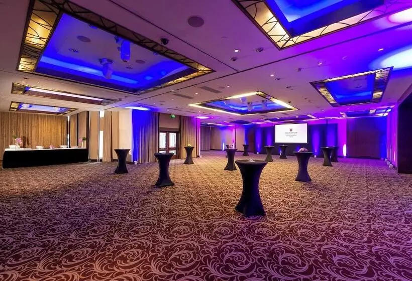 Millennium Hotel And Conference Centre Gloucester London