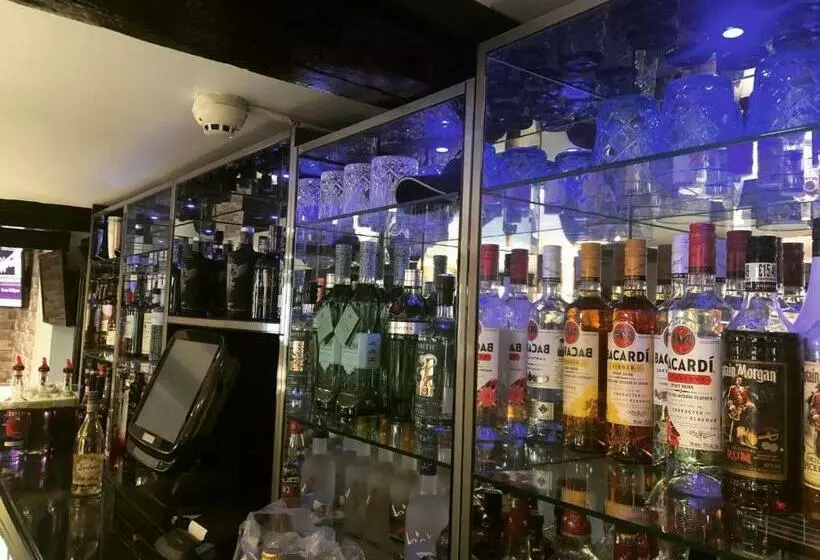 酒店 The Old Black Horse Inn