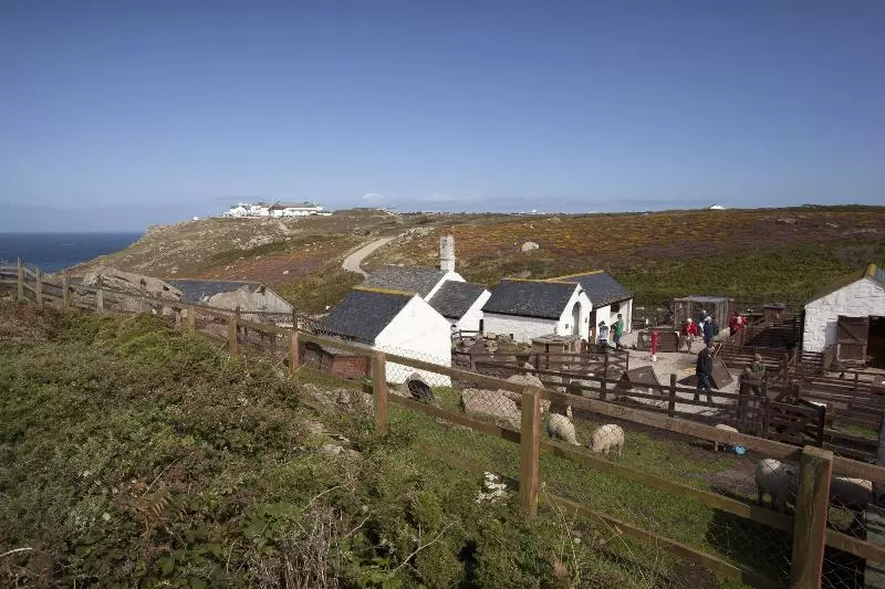 Hotel The Land S End